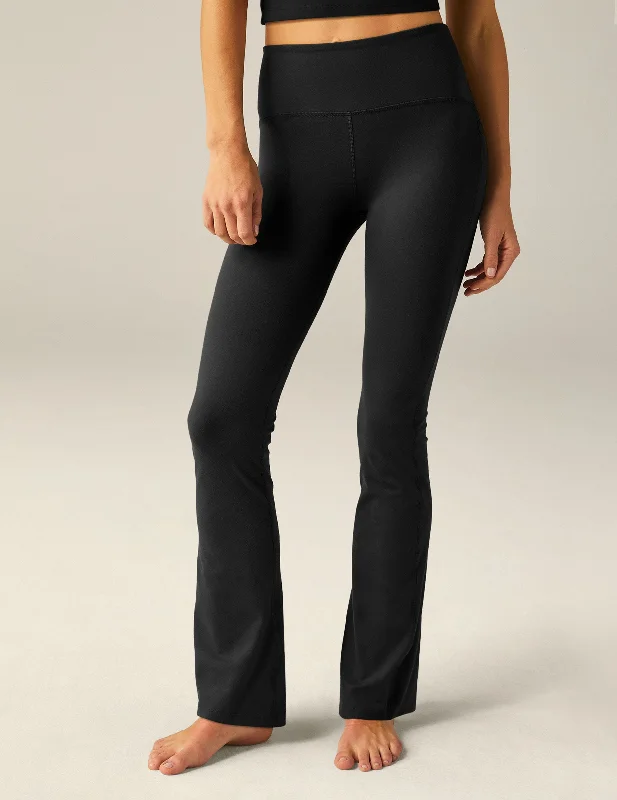 POWERBEYOND™ Strive Bootcut Pant